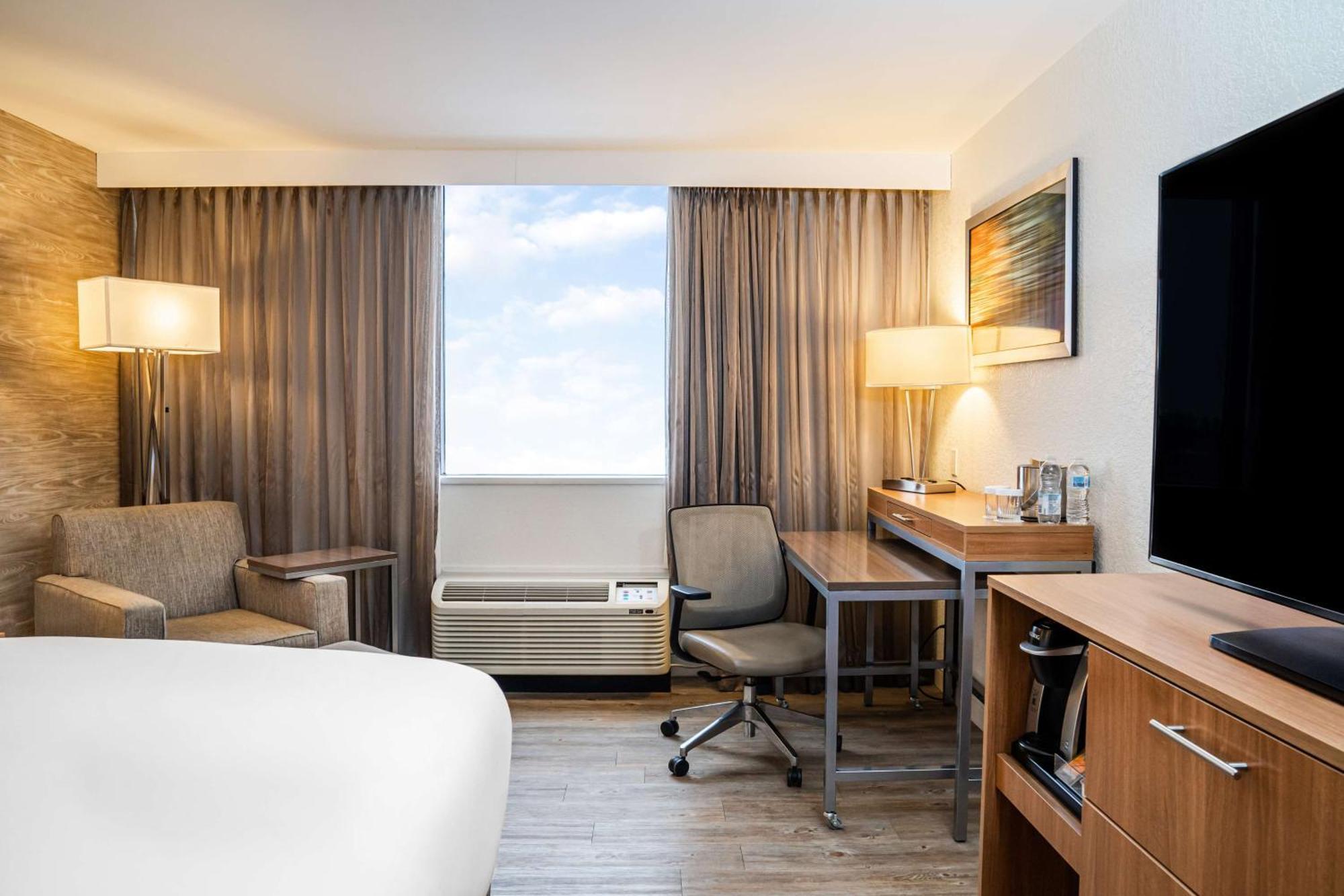 Hotel Doubletree By Hilton Kitchener Exteriér fotografie