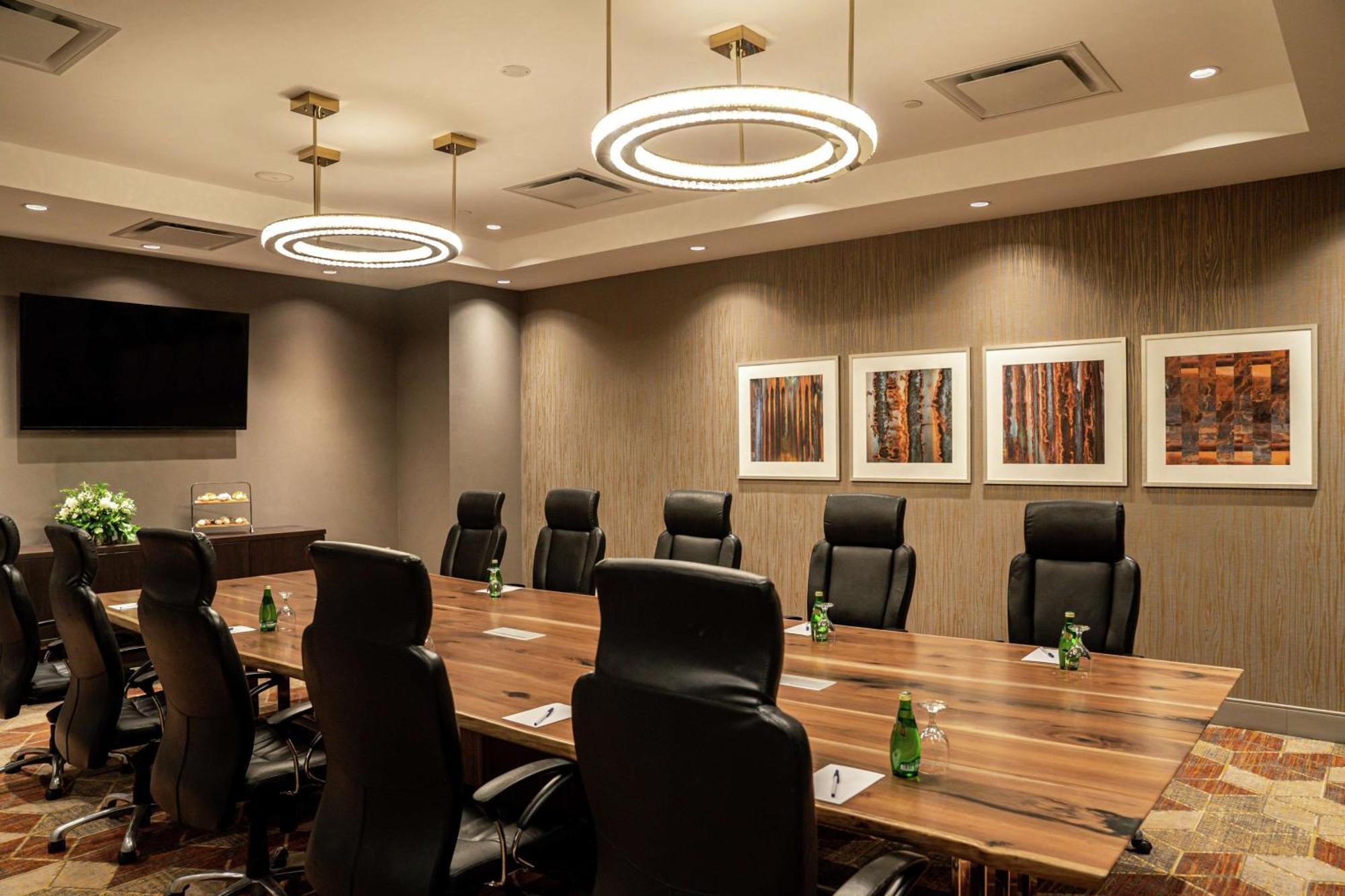 Hotel Doubletree By Hilton Kitchener Exteriér fotografie
