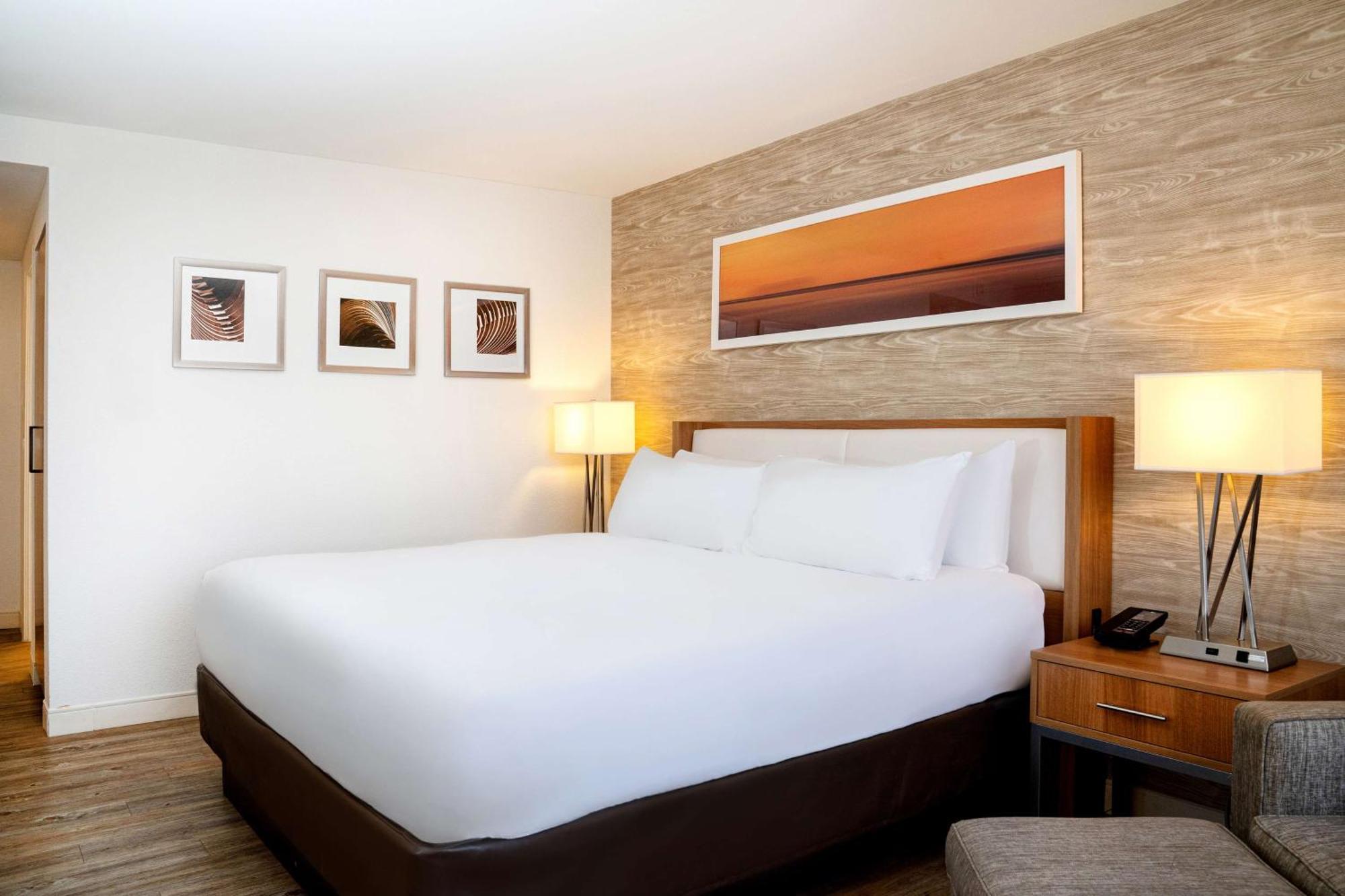 Hotel Doubletree By Hilton Kitchener Exteriér fotografie