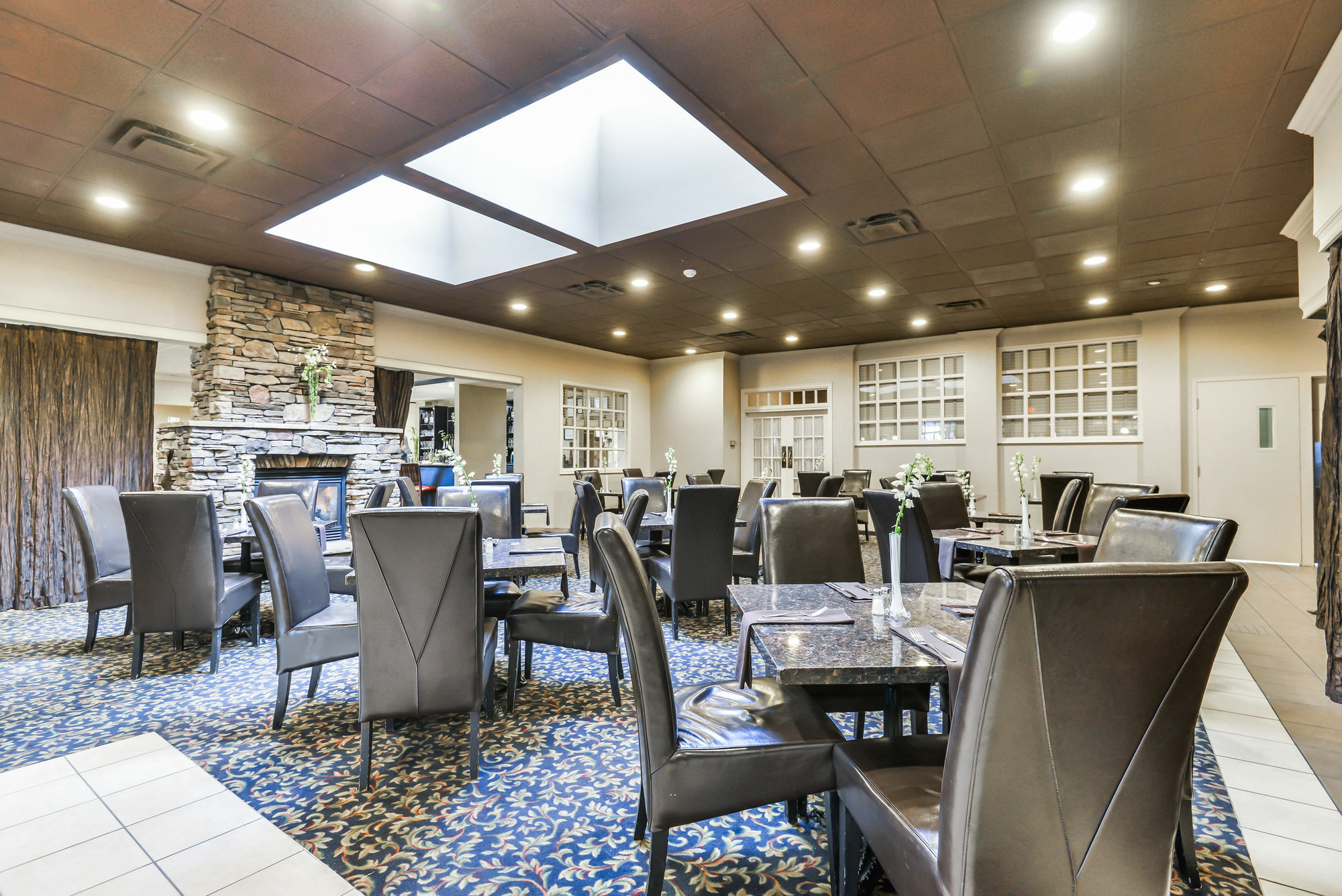 Hotel Doubletree By Hilton Kitchener Exteriér fotografie