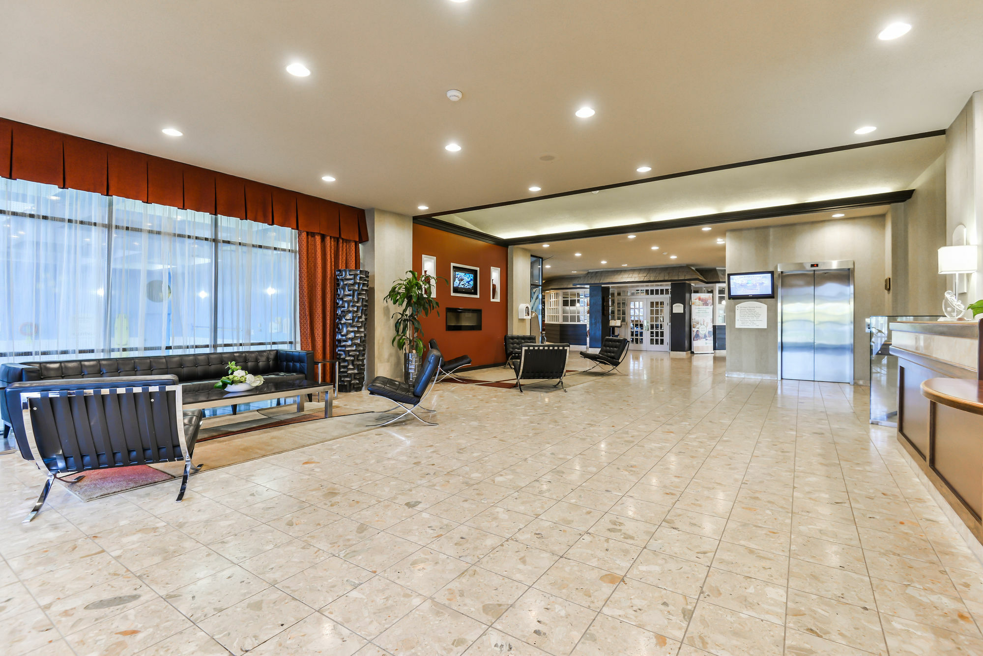 Hotel Doubletree By Hilton Kitchener Exteriér fotografie